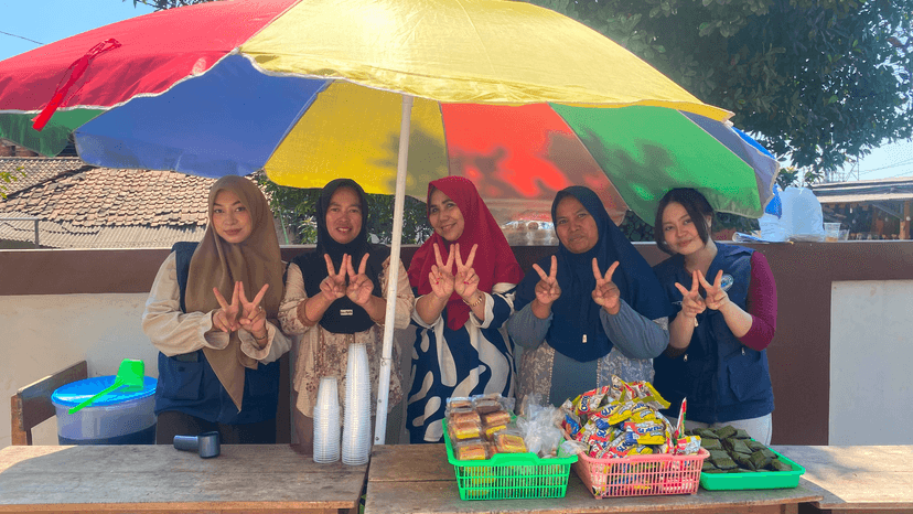 Penyaluran Program Jumat Berkah Desa Walahar